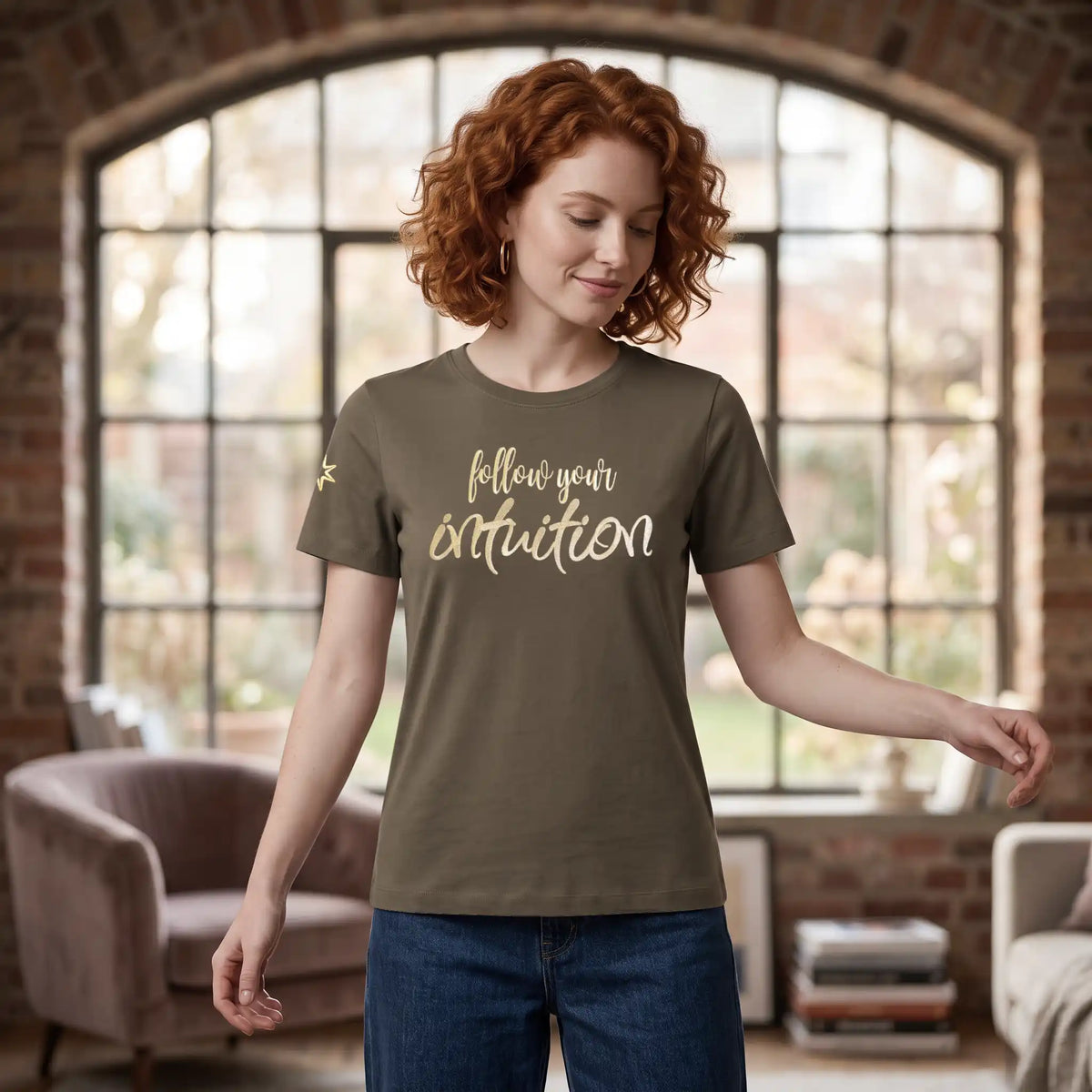 Bio-T-Shirt mit Stickerei 'Follow your intuition' I warm clay [Damen]