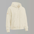 Frontaufnahme: Spirituelle Damen Bio Sweatjacke aus 100% Biobaumwolle, Farbton Natural Raw: unbehandelte und ungefärbte Baumwolle, große edel schimmernde Rückenstickerei mit Affirmation "Trust yourself", Logostickerei am rechten Ärmel: Logo der spirituellen Modemarke Leitstern